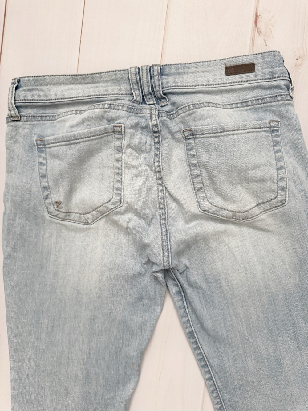 Kut from the Kloth Crop Jeans - Picture 6 of 7